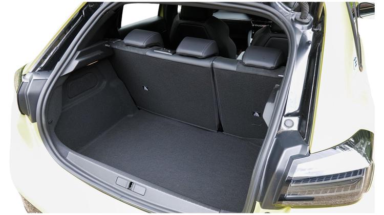 e_208_electric_hatchback_110645.jpg