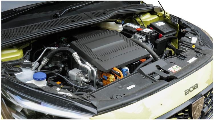 e_208_electric_hatchback_110645.jpg