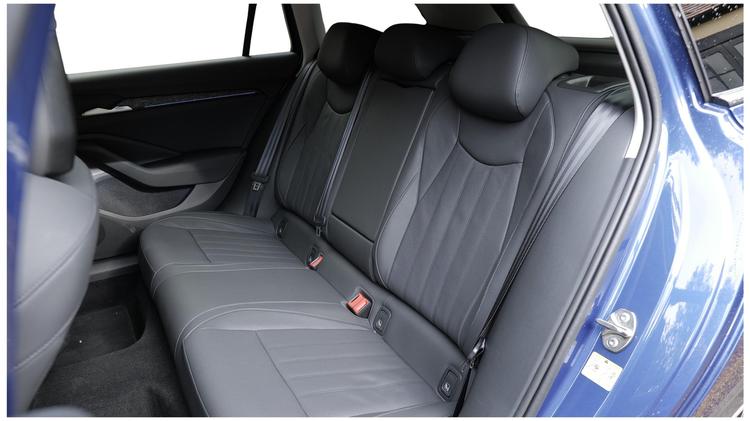 superb_estate_diesel_112003.jpg - 2.0 TDI 193 SE L 4X4 5dr DSG