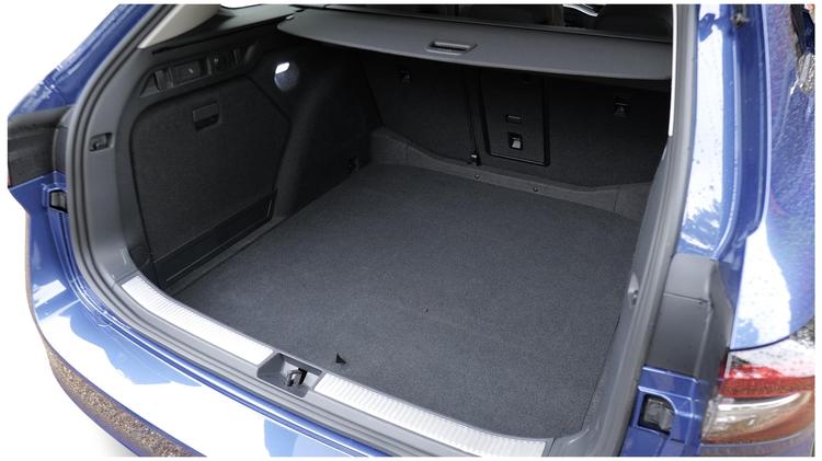 superb_estate_diesel_112003.jpg - 2.0 TDI 193 SE L 4X4 5dr DSG